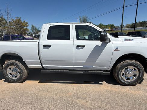 New 2026 RAM 2500 Tradesman AWD/4WD image 7