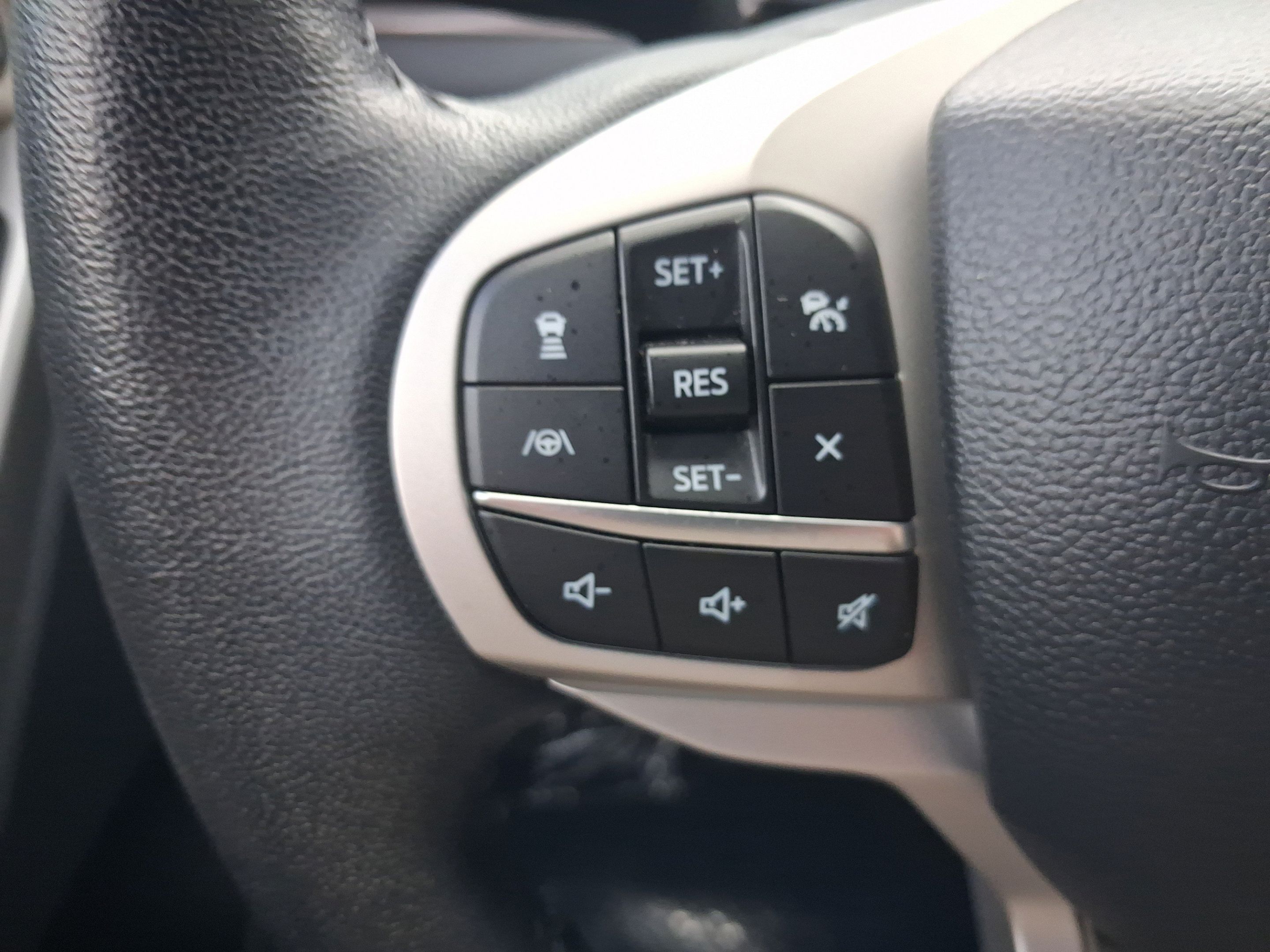 Used 2023 Ford Explorer Limited w/ Hybrid Equipment Group 310A AWD/4WD image 23