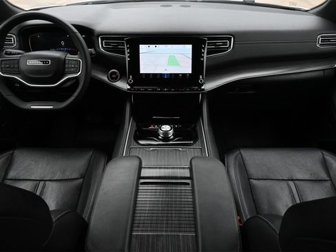 Used 2024 Jeep Wagoneer L Series II w/ Flexible Seating Group image 7