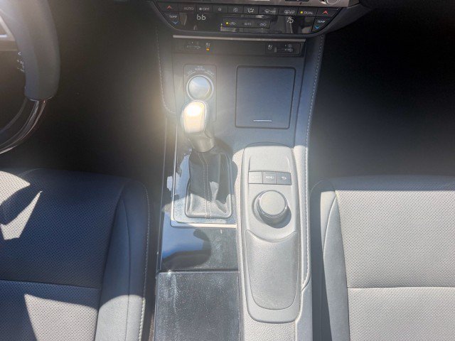 Used 2016 Lexus ES 350 w/ Premium Package w/Wood Trim FWD image 12