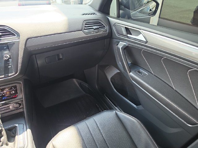 Used 2022 Volkswagen Tiguan SE R-Line FWD image 14