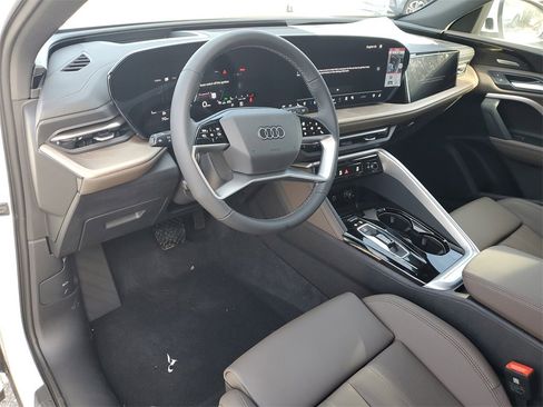 New 2025 Audi Q5 Prestige image 5
