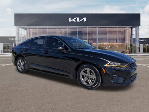 Used 2023 Kia K5 LXS image 2