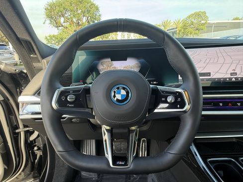Used 2025 BMW i7 eDrive50 w/ M Sport Package image 24