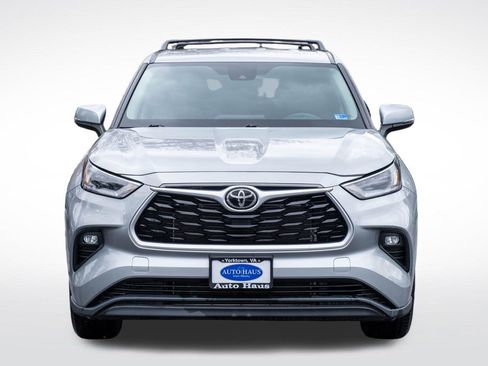 Used 2021 Toyota Highlander LE image 11