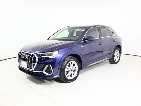 Used 2023 Audi Q3 2.0T Premium w/ Convenience Package image 11