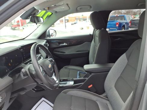 Used 2024 Chevrolet TrailBlazer LT w/ LT Cold Weather Package image 15