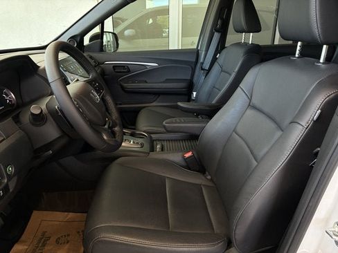 Used 2023 Honda Passport EX-L image 13