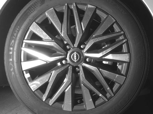 Used 2025 Nissan Altima 2.5 SV image 13