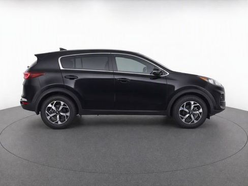 Used 2022 Kia Sportage LX FWD image 2