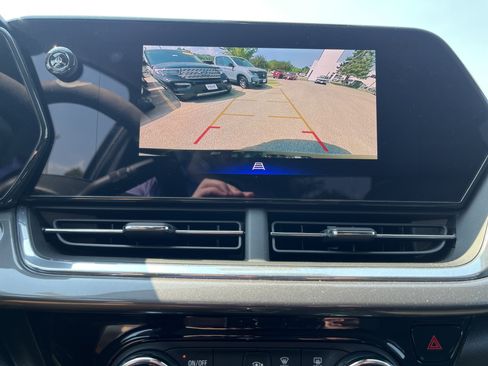 Used 2025 Chevrolet Trax ACTIV w/ Driver Confidence Package FWD image 28