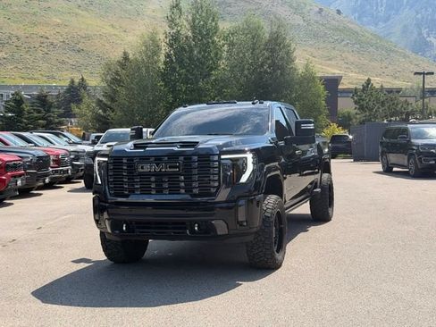 Used 2024 GMC Sierra 2500 Denali Ultimate AWD/4WD image 4