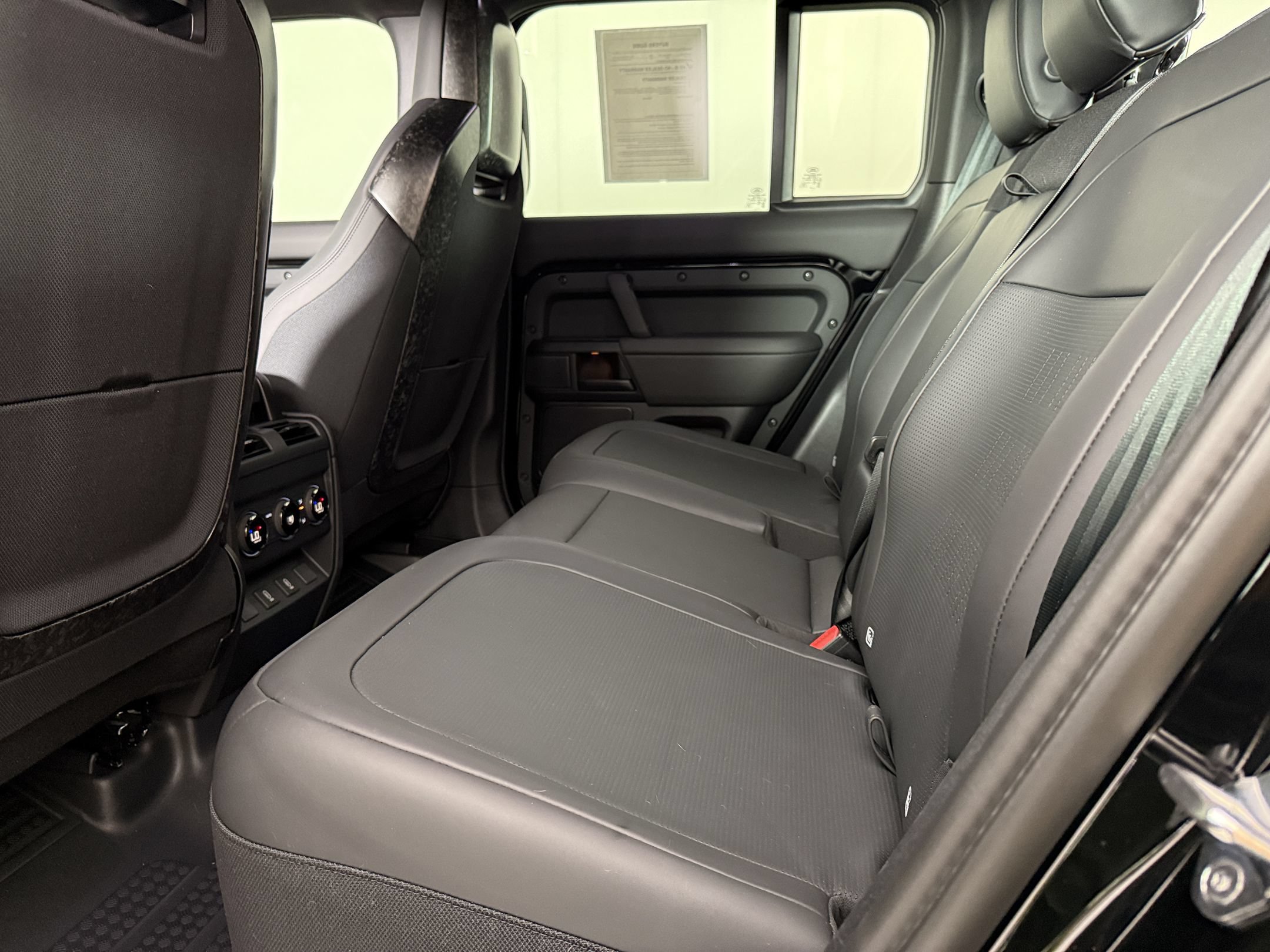 Used 2026 Land Rover Defender 110 OCTA AWD/4WD image 21