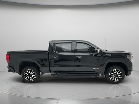 Used 2024 GMC Sierra 1500 AT4 w/ Technology Package AWD/4WD image 2
