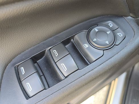 Used 2019 Chevrolet Equinox LT FWD image 28