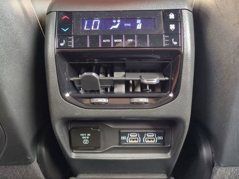 Used 2023 Jeep Grand Cherokee L Overland AWD/4WD image 18