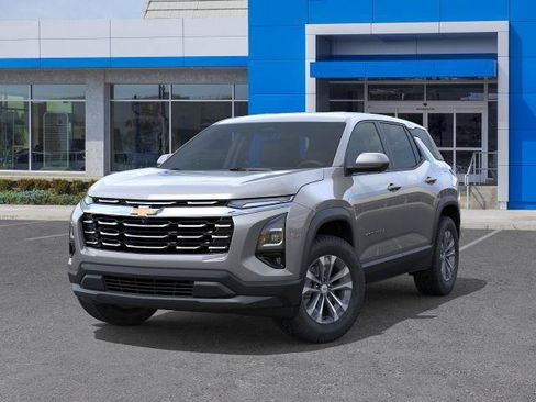 New 2026 Chevrolet Equinox LT w/ Safety and Technology Package FWD image 6