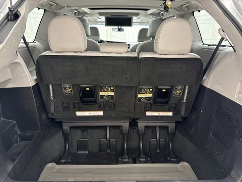 Used 2015 Toyota Sienna Limited Premium AWD/4WD image 31