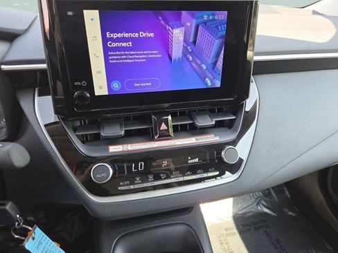 Used 2025 Toyota Corolla LE FWD image 32