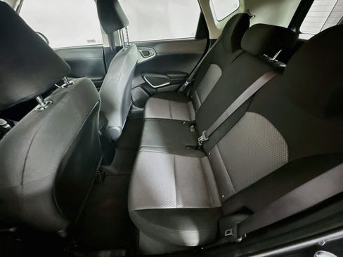 Used 2025 Kia Soul LX w/ LX Technology Package FWD image 26