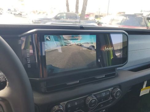 New 2026 Jeep Gladiator Sport image 28