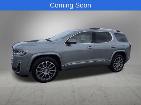 Used 2023 GMC Acadia Denali w/ Denali Ultimate Package AWD/4WD image 3