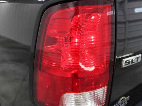 Used 2024 RAM 1500 Classic SLT image 22