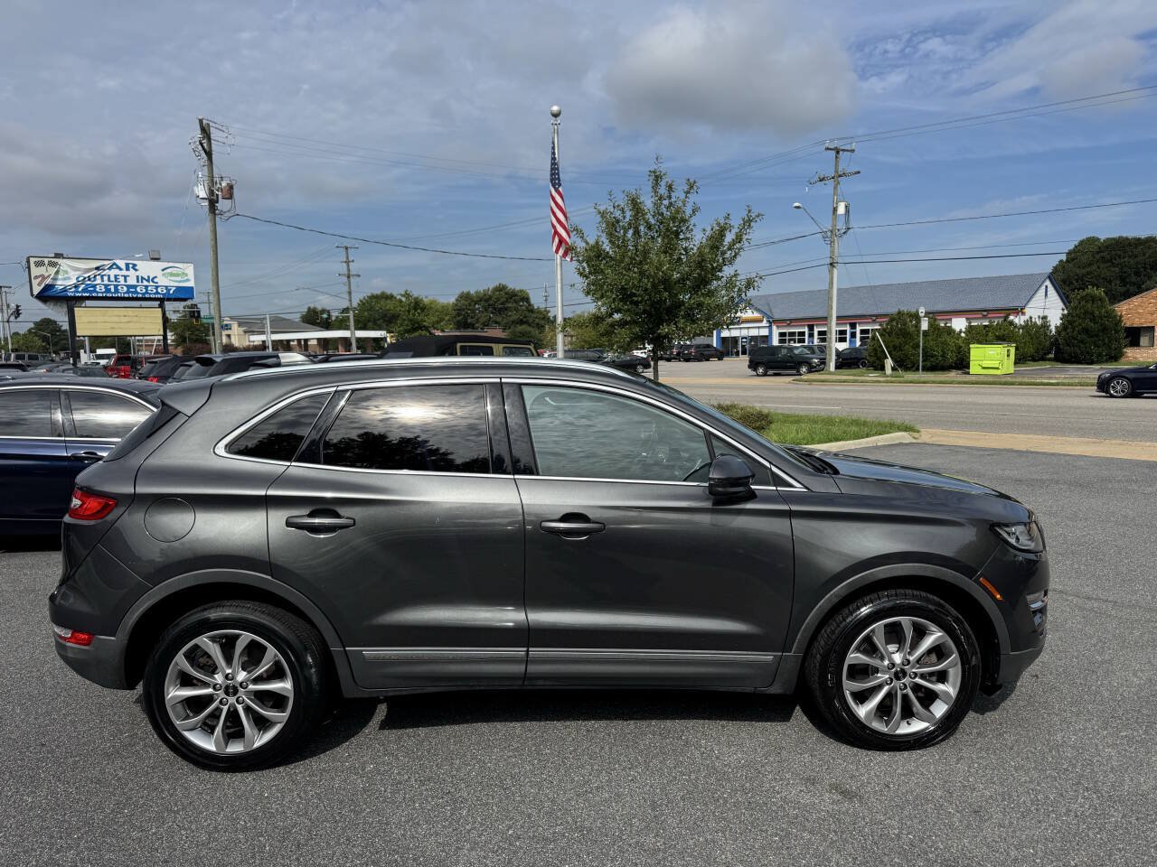 Used 2019 Lincoln MKC Select w/ Select Plus Package AWD/4WD image 4