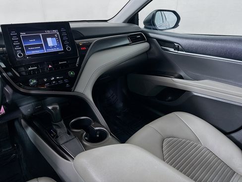 Used 2021 Toyota Camry SE FWD image 21