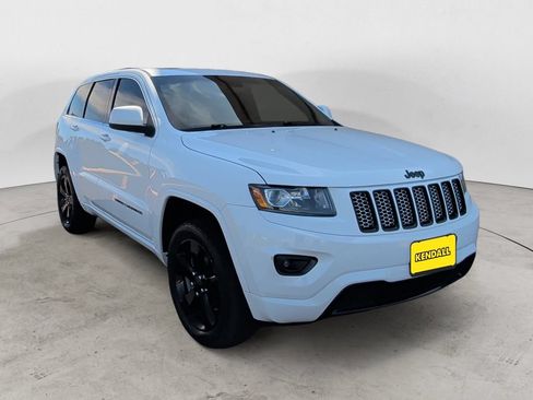 Used 2015 Jeep Grand Cherokee Altitude AWD/4WD image 7