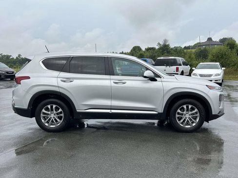Used 2019 Hyundai Santa Fe SE AWD/4WD image 2