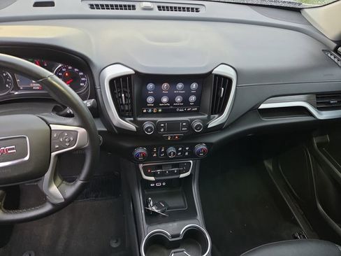 Used 2024 GMC Terrain SLT AWD/4WD image 24