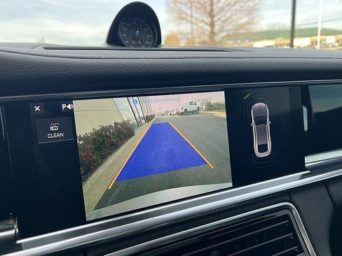 Used 2018 Porsche Panamera 4S image 18