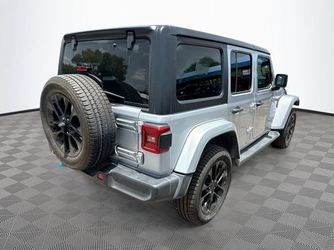 Used 2023 Jeep Wrangler Unlimited Sahara w/ Cold Weather Group AWD/4WD image 6