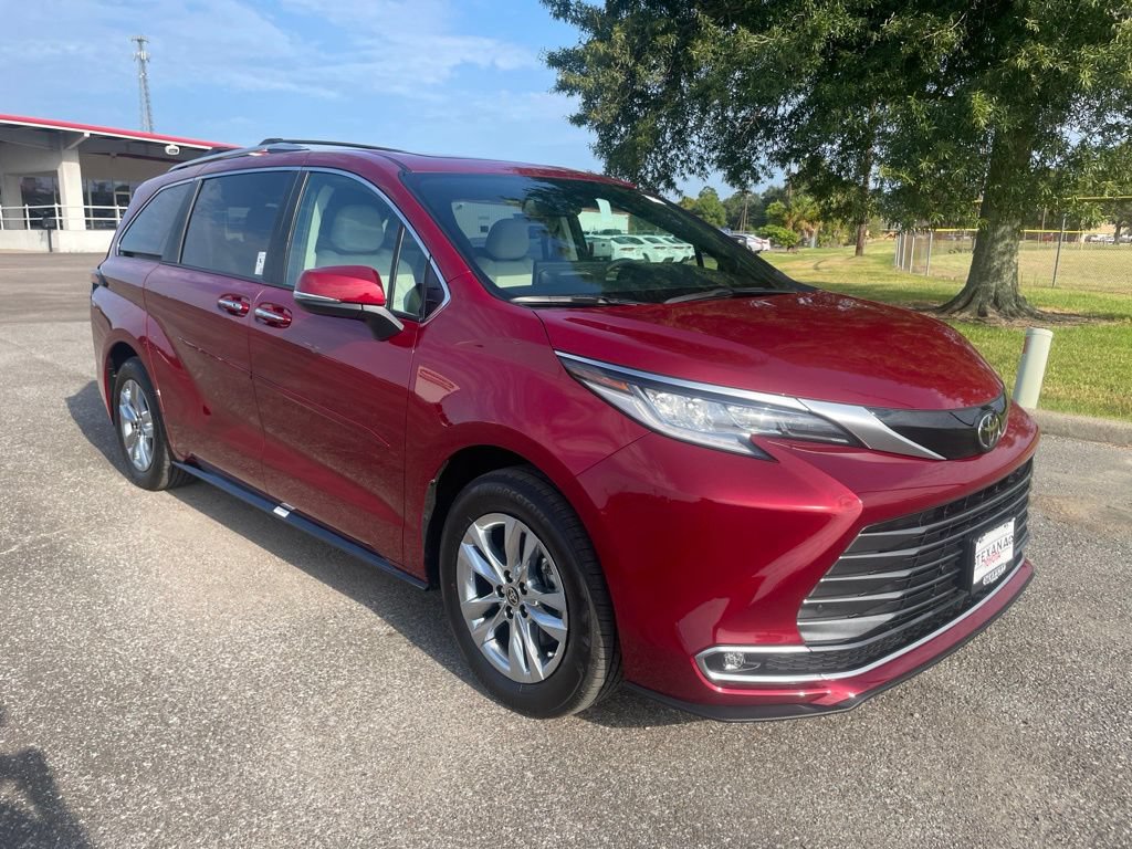 New 2026 Toyota Sienna Limited FWD image 1