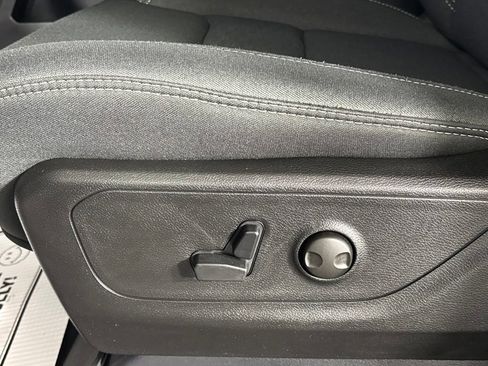 Certified 2025 RAM 1500 Big Horn AWD/4WD image 24