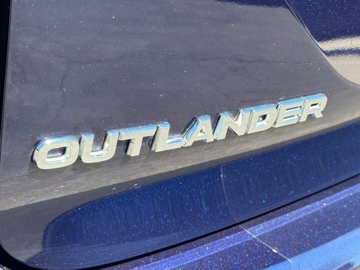 Used 2023 Mitsubishi Outlander SEL AWD/4WD image 16