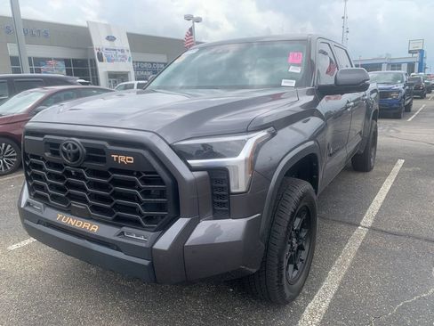 Used 2020 Toyota Tundra Platinum AWD/4WD image 6