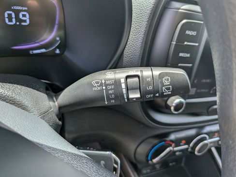 Certified 2025 Kia Soul LX w/ LX Technology Package FWD image 31