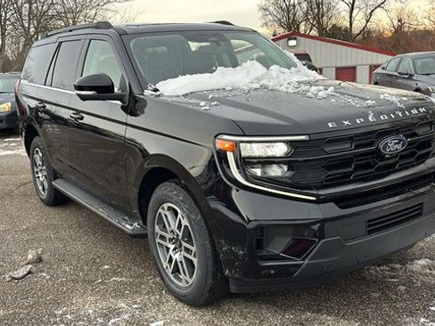 New 2025 Ford Expedition Active image 28