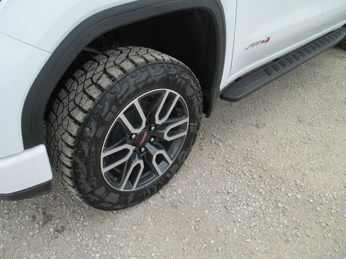 New 2026 GMC Sierra 1500 AT4 w/ AT4 Premium Package AWD/4WD image 12