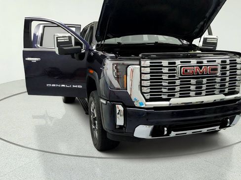 Used 2024 GMC Sierra 3500 Denali w/ Denali Reserve Package AWD/4WD image 15