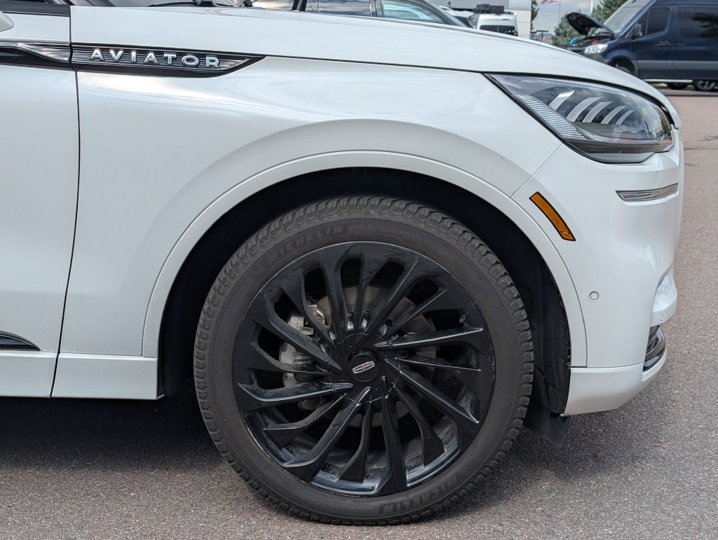 Used 2023 Lincoln Aviator Reserve w/ Equipment Group 201A AWD/4WD image 9