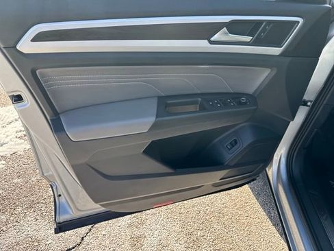 Certified 2023 Volkswagen Atlas SE w/ Panoramic Sunroof Package image 11