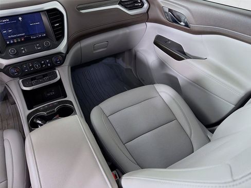 Used 2023 GMC Acadia SLT w/ Technology Package AWD/4WD image 27