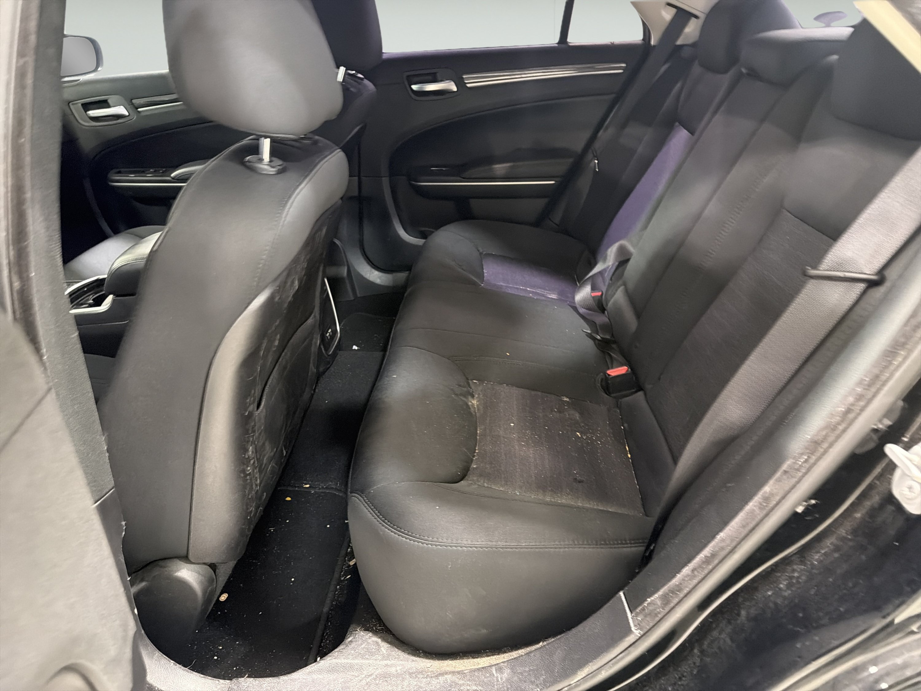 Used 2019 Chrysler 300 Touring w/ Sport Appearance Package RWD image 10