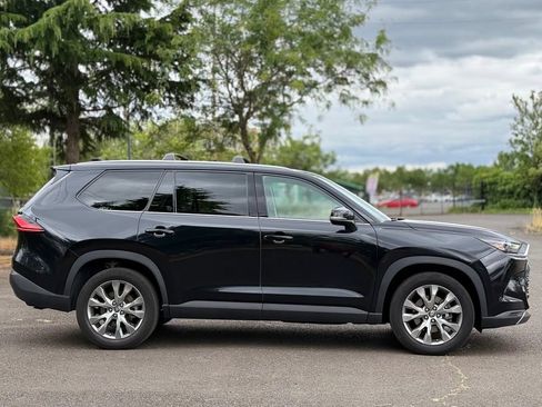 Certified 2024 Toyota Grand Highlander AWD image 6