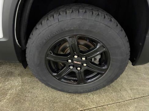 Used 2022 GMC Acadia AT4 w/ GMC Pro Grade Package AWD/4WD image 9