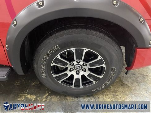 Used 2022 Nissan Titan SV image 22