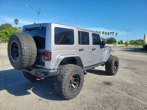 Used 2018 Jeep Wrangler Unlimited Rubicon AWD/4WD image 7
